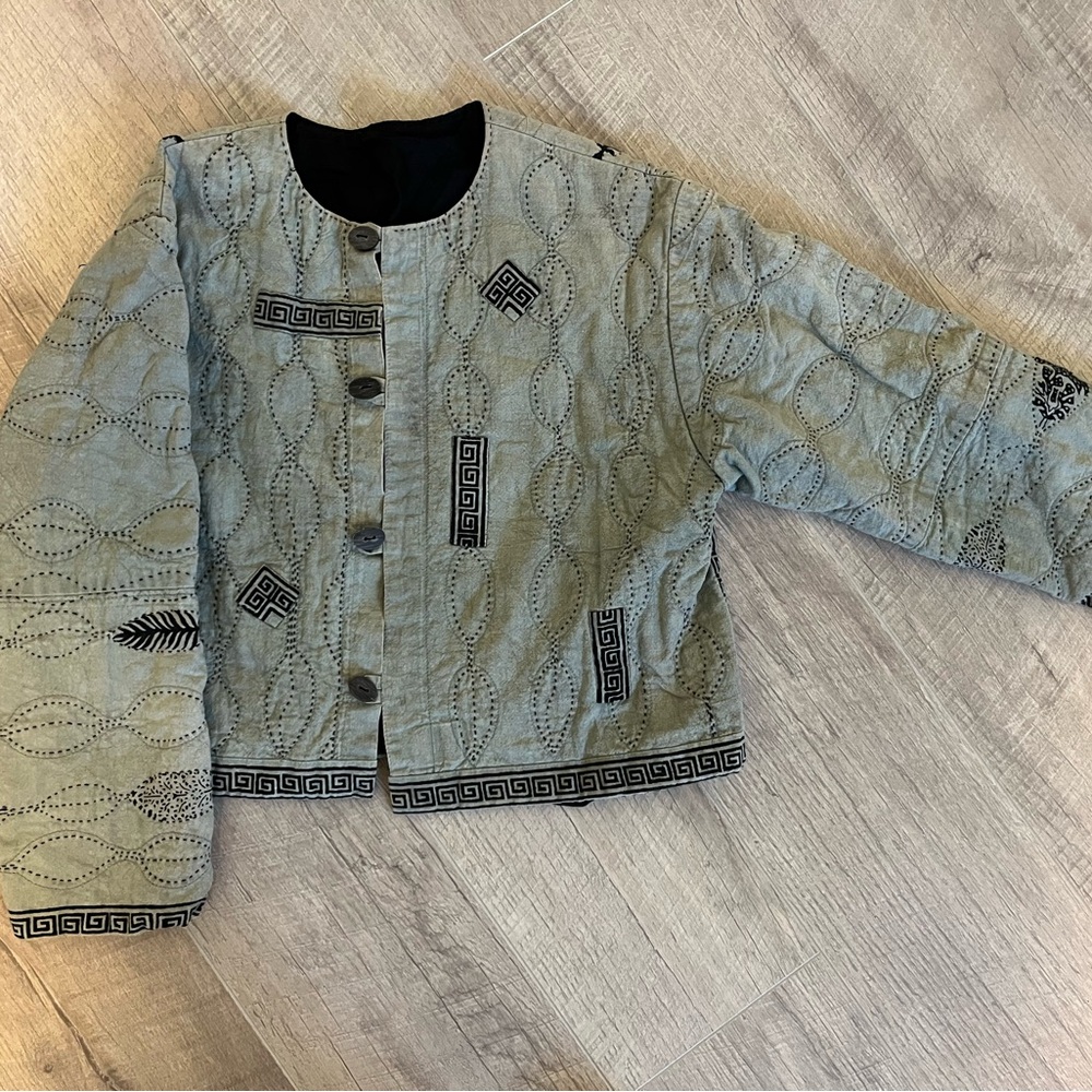 Vintage quilted cropped grey jacket